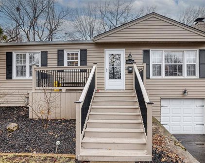 5520 Perry Lane, Merriam