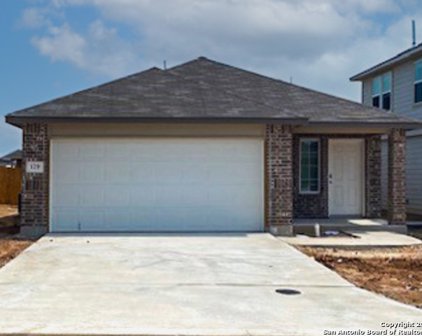 129 Bunkers Hill Road, Floresville