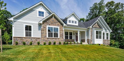 827 Kim Dr, Cambridge