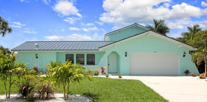 2214 Coral Point  Drive, Cape Coral