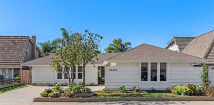 20801 Skimmer Lane, Huntington Beach
