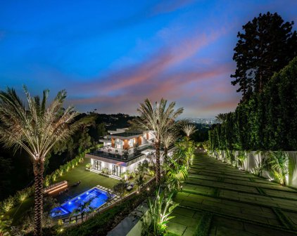 924  Linda Flora Dr, Los Angeles