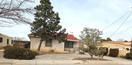 2217 Meadow View Place NW, Albuquerque