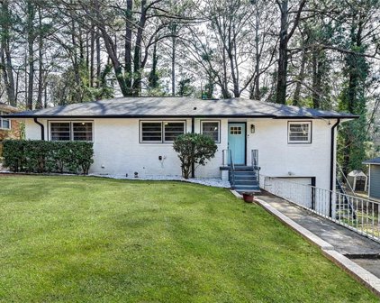 2566 Dewey Avenue, East Point