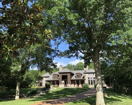 5836 Hillsboro Pike, Nashville