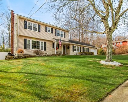 27 Mckinley Dr, Rockaway Boro