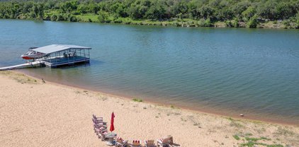 4310 River Oaks, Kingsland