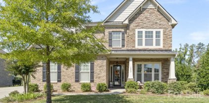 1002 Twin Pines  Drive, Stallings
