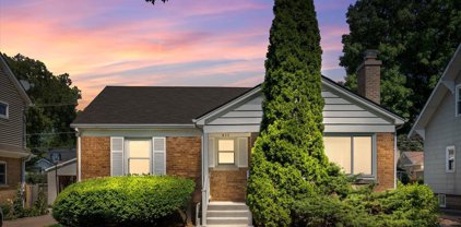 411 S Vail Avenue, Arlington Heights