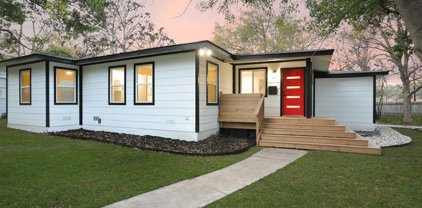 275 E Fair Oaks Pl, San Antonio
