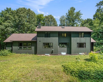 6860 Long Lake Road, Berrien Springs