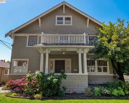 1318 Clinton Ave, Alameda