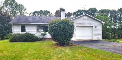 102 Allen Road, Altavista