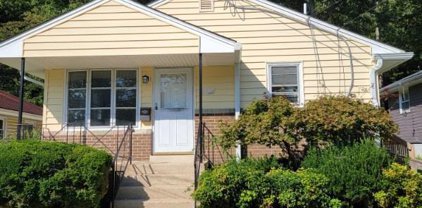 8810 34th Ave, College Park