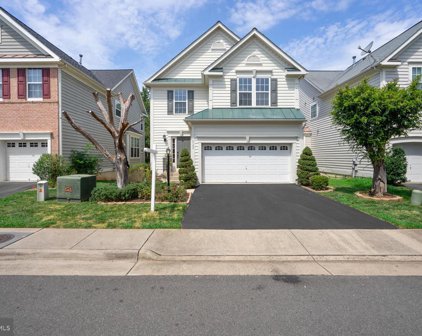 6742 Sycamore Park Dr, Haymarket
