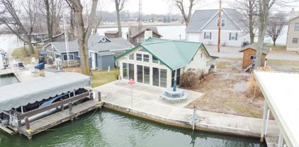 5 Private, Russells Point