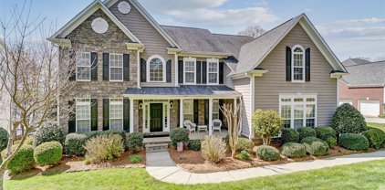 208 Woodwinds  Drive, Mount Holly