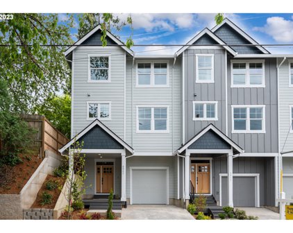 8921 N PENINSULAR AVE, Portland