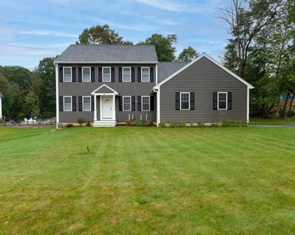 28 Hale Road, Hubbardston