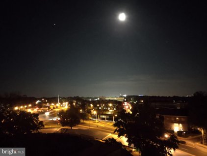 118 Monroe St Unit #908, Rockville