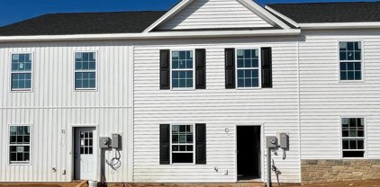 212 White Violet Way, Martinsburg