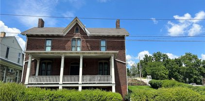 304 S Broadway St, Scottdale