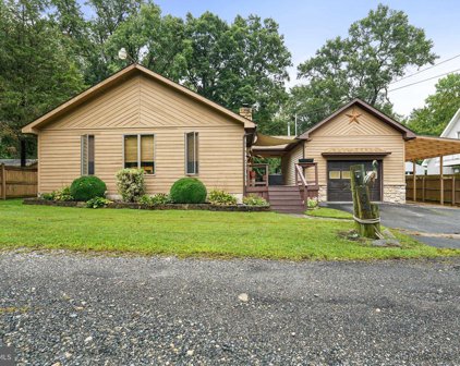 104 Long Beach Rd, Charlestown