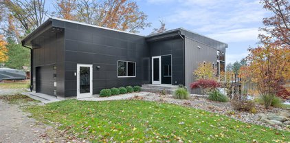 6212 N Noreika, Irons