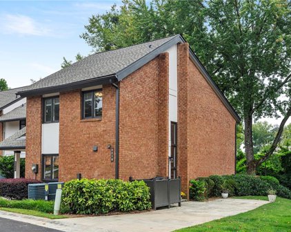3216 Clairmont North Ne, Brookhaven