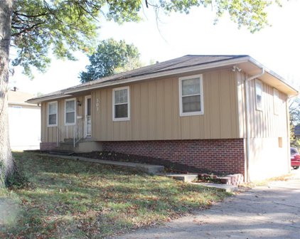 303 NE Sharon Drive, Lee's Summit