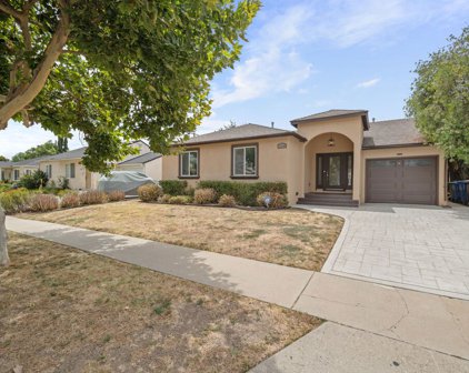 17448  Collins St, Encino