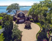 916 Wateredge, Hewlett Harbor image