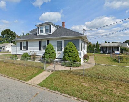62 Manistee Street, Pawtucket