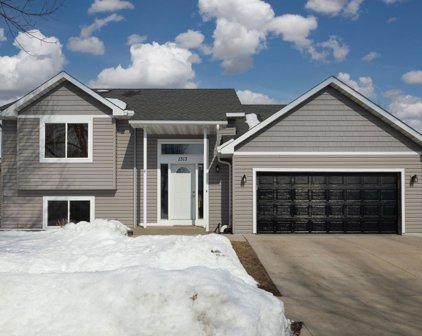 1313 Oak Street, Farmington