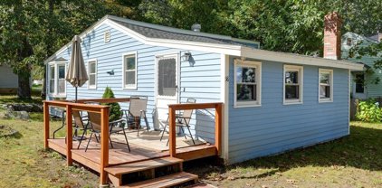 58 Oakhurst Rd, Hopkinton