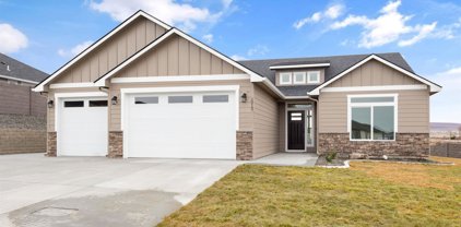 1015 Duke Lane, West Richland