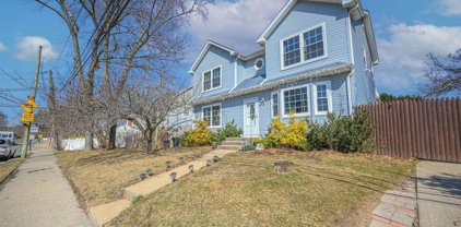 165 Patchogue Road, Holbrook