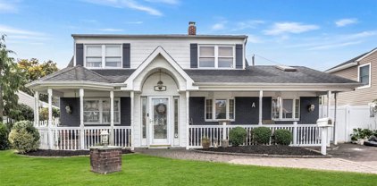 36 Cooper Lane, Levittown