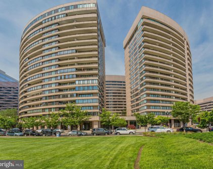 1300 Crystal Dr Unit #501S, Arlington