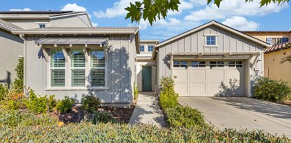 1927 Cannery Loop, Davis