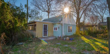 305 Lakeview Ave, Edgewater