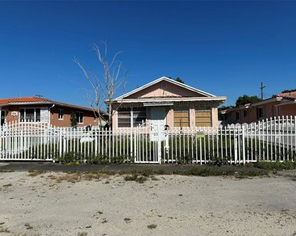 551 E 12th St, Hialeah