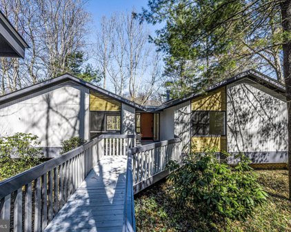 11218 Leatherwood Dr, Reston