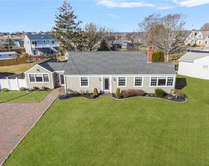 267 Col John Gardner  Road, Narragansett