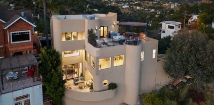 8430  Grand View Dr, Los Angeles