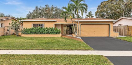 8910 Nw 7th Ct, Pembroke Pines