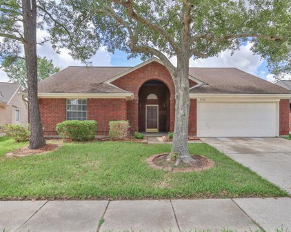4726 Stonemede Drive, Friendswood
