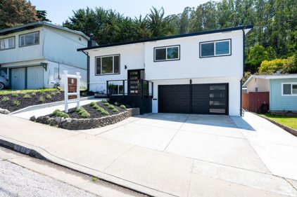 1010 Barcelona Dr, Pacifica