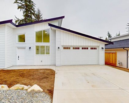 502 Jordan Way, Gibsons
