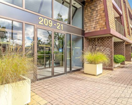 20921 26th Ave Unit #2D, Bayside